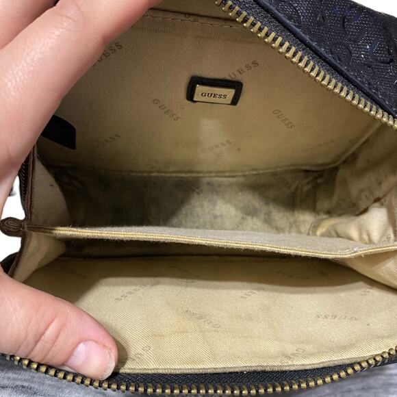 Guess Crossbody black rectangle purse with chain and leather strap - Picture 7 of 13